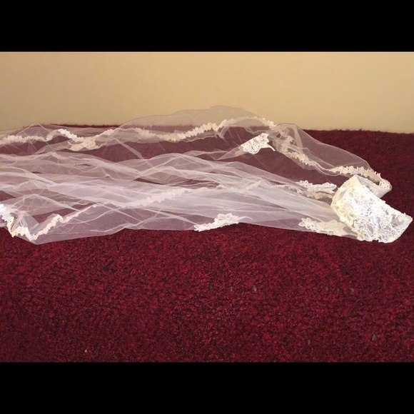 Wedding Veil - Picture 2 of 8